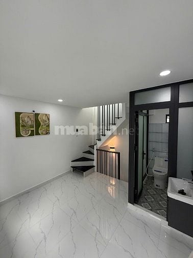 Cần bán gấp nhà mới,  1 Trệt, 2 lầu, DTSD 39m2,Hẻm 657 Ba Đình, P9, Q8