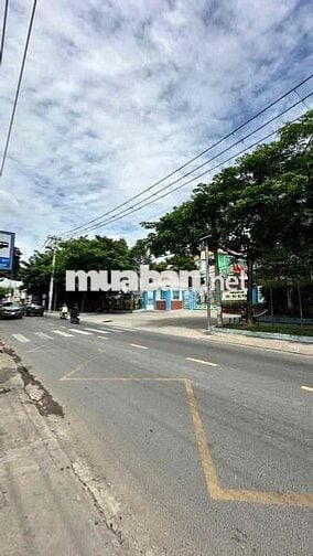 🟢cho thuê nhà nguyên căn . Ngang 4m x 20m tổng diện tích 80 m . Nhà có