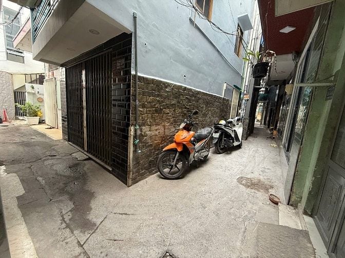 Cần bán gấp nhà mới,  1 Trệt, 2 lầu, DTSD 39m2,Hẻm 657 Ba Đình, P9, Q8