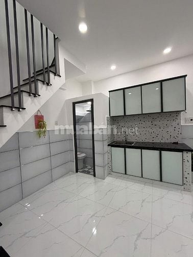 Cần bán gấp nhà mới,  1 Trệt, 2 lầu, DTSD 39m2,Hẻm 657 Ba Đình, P9, Q8