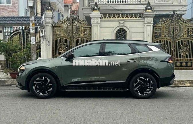 Kia Sportage 2023 Signature 1.6T AWD - 16000 km