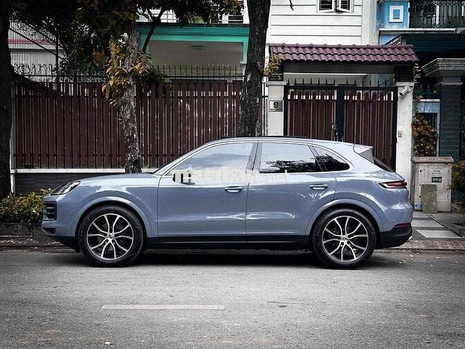 Porsche Cayenne 2023 siêu lướt - 3000 km
