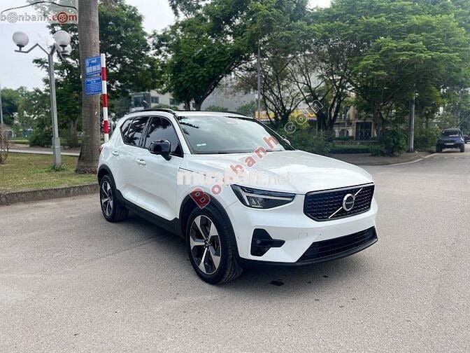 Volvo XC40 sản xuất 2022
