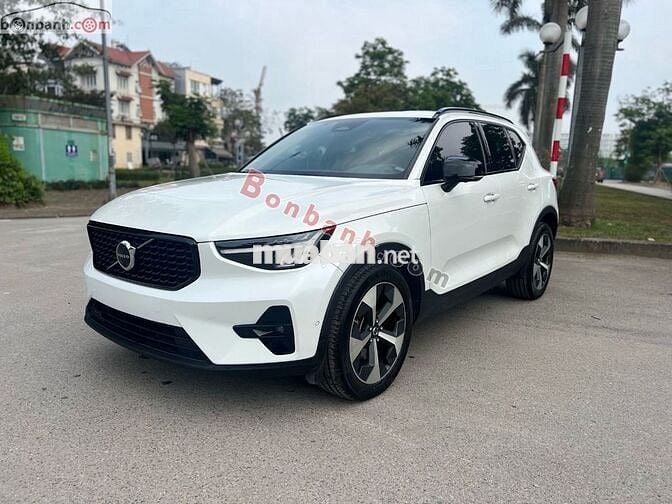 Volvo XC40 sản xuất 2022
