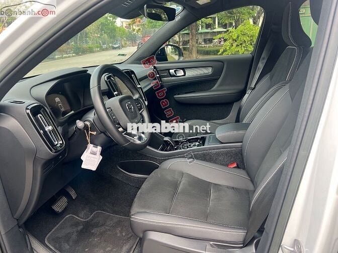Volvo XC40 sản xuất 2022