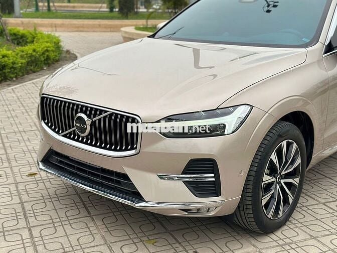 Volvo XC60 2023 Ultimate Dark B6 AWD - 26000 km