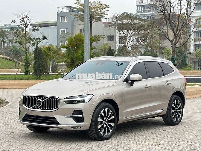 Volvo XC60 2023 Ultimate Dark B6 AWD - 26000 km