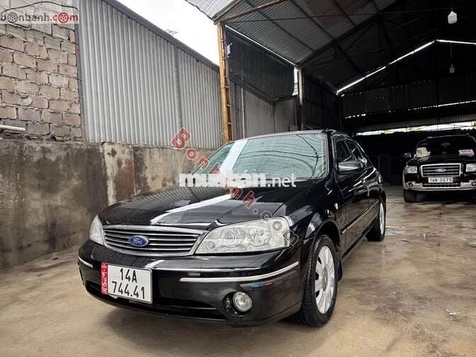 Ford laser bản GhiA sx 2004 vip chính chủ .