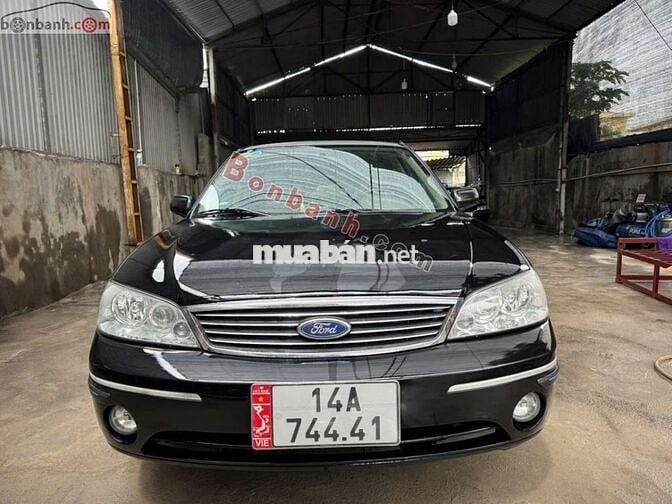 Ford laser bản GhiA sx 2004 vip chính chủ .