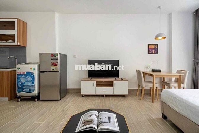 Cho thuê căn hộ studio view ban công mặt tiền đường Ngô Gia Tự
