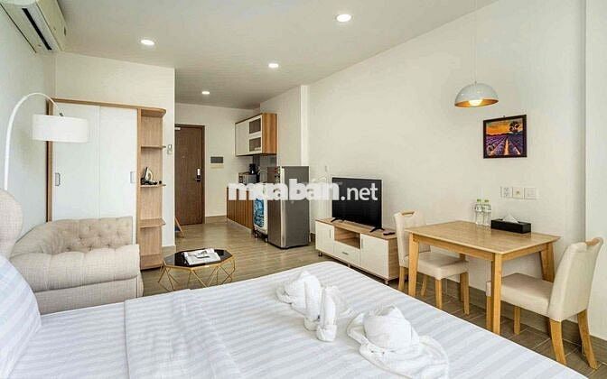 Cho thuê căn hộ studio view ban công mặt tiền đường Ngô Gia Tự