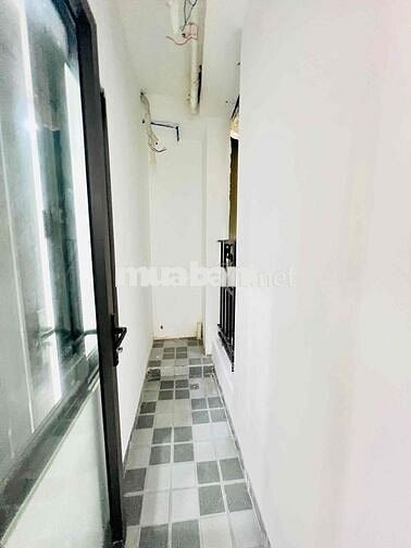 cho thuê căn 2pn khu trung tâm gần sân bay nhận tối đa 2 xe