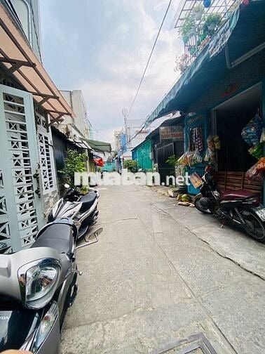 Bán nhà, hẻm xe hơi thông, đường Chiến Lược, giá 3,3 tỷ