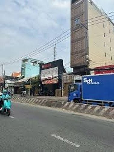 Cần bán gấp MT Huỳnh Tấn Phát-Bùi Văn Ba,Q.7 .Dt 8x37.Giá 47 tỷ