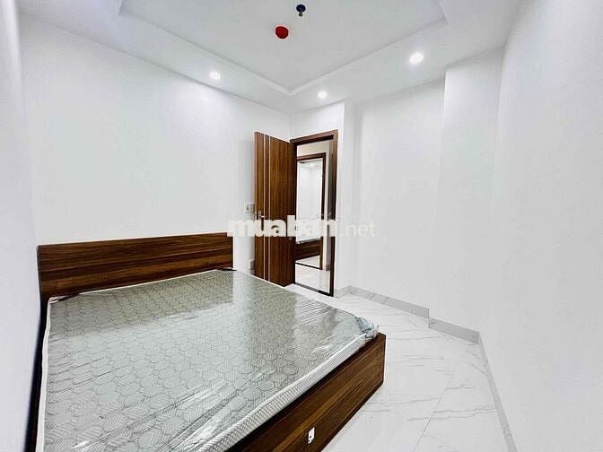 cho thuê căn 2pn khu trung tâm gần sân bay nhận tối đa 2 xe