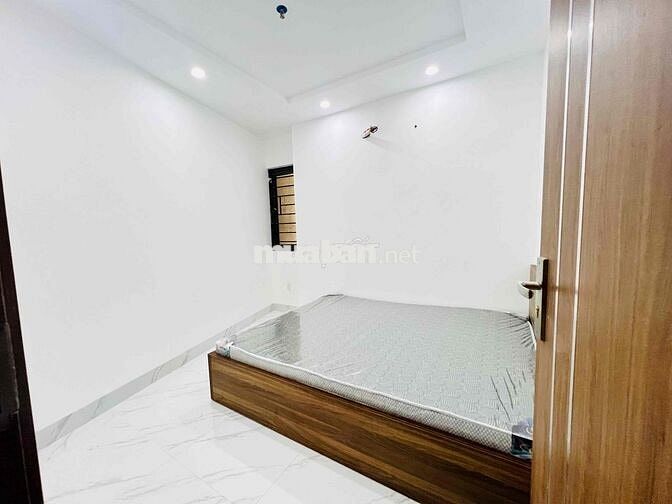 cho thuê căn 2pn khu trung tâm gần sân bay nhận tối đa 2 xe