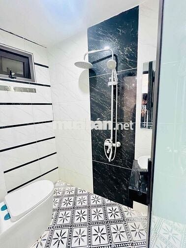 cho thuê căn 2pn khu trung tâm gần sân bay nhận tối đa 2 xe