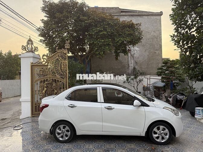 Cần bán i10 2020