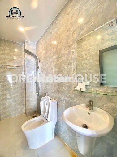 CHO THUÊ BANCON FULL NT Ở NGUYỄN VĂN LƯỢNG , GV
