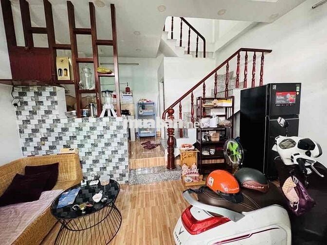 Nhà ngang 10m - Giáp Võ Văn Kiệt - 66m2 - 3 tầng - hiện hữu - hơn 5ty