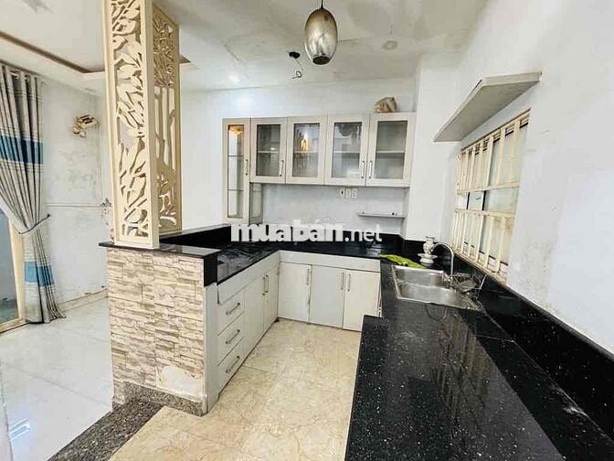 Nhà ngang 10m - Giáp Võ Văn Kiệt - 66m2 - 3 tầng - hiện hữu - hơn 5ty