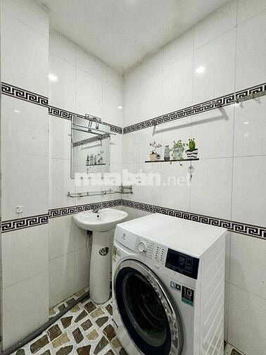 Cho Thuê Ngắn_Dài Hạn Căn Hộ Ban Công Ngay Bờ Kè Trường Sa