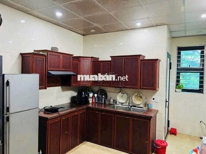 Bác hàng xóm  em cần bán nhà 4t,45m tại  Ngô Thì Nhậm,HĐngõ to chỉ 8t