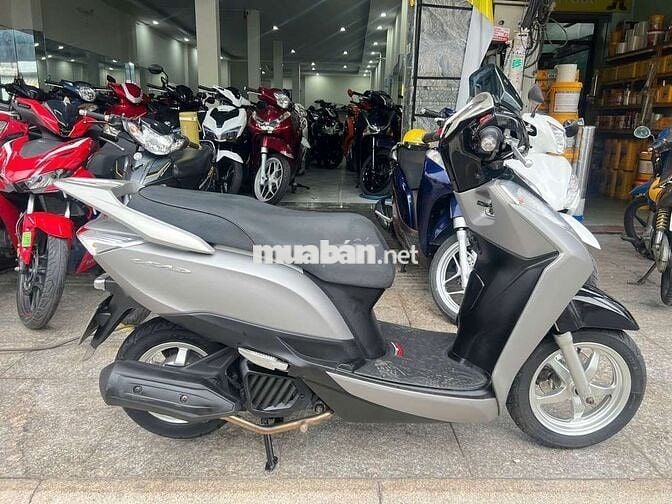 Honda lead FI 2015 mới 90% biển số thành phố