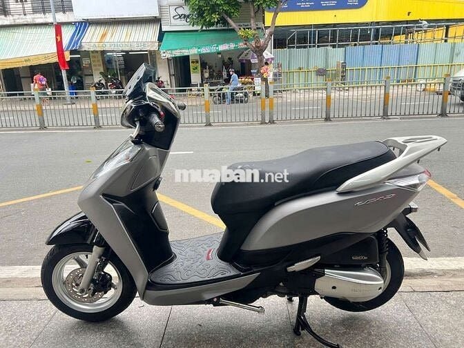 Honda lead FI 2015 mới 90% biển số thành phố