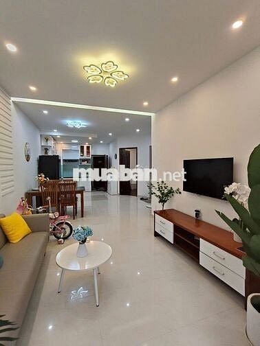 Bán CH Sky Garden 3 Q7 DT 75m2 2PN 2WC gía 2tỷ190  view nội khu