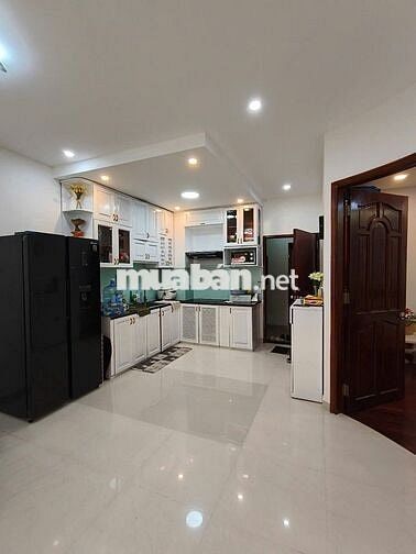 Bán CH Sky Garden 3 Q7 DT 75m2 2PN 2WC gía 2tỷ190  view nội khu