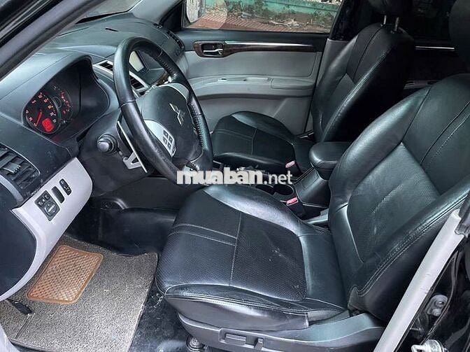 Bán xe Mitsubishi Pajero Máy xăng số tự động