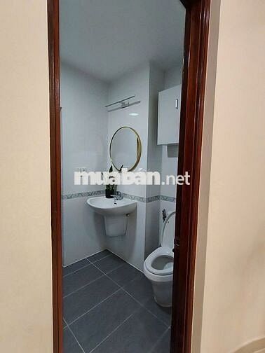 Bán CH Sky Garden 3 Q7 DT 75m2 2PN 2WC gía 2tỷ190  view nội khu