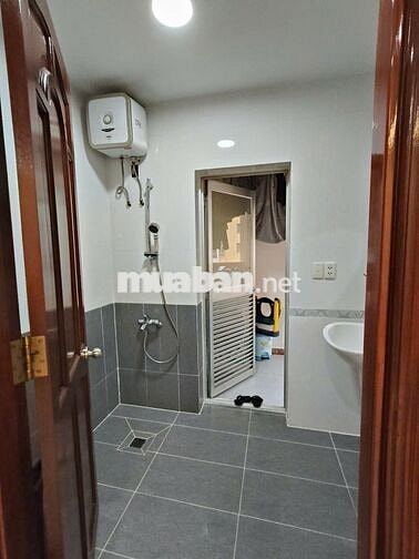 Bán CH Sky Garden 3 Q7 DT 75m2 2PN 2WC gía 2tỷ190  view nội khu