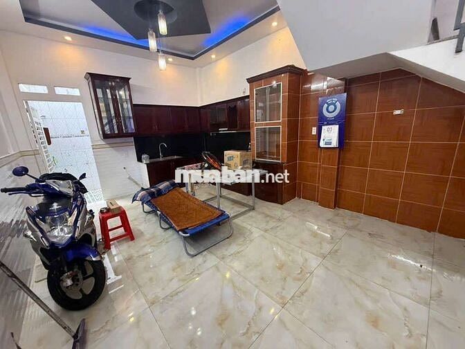 NHÀ 3 TẦNG ĐẸP — CHIẾN LƯỢC PHƯỜNG BÌNH TRỊ ĐÔNG  (4,3m x 14m)