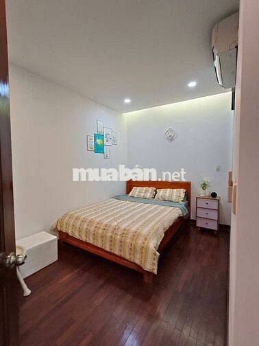 Bán CH Sky Garden 3 Q7 DT 75m2 2PN 2WC gía 2tỷ190  view nội khu