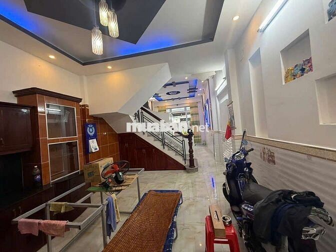 NHÀ 3 TẦNG ĐẸP — CHIẾN LƯỢC PHƯỜNG BÌNH TRỊ ĐÔNG  (4,3m x 14m)
