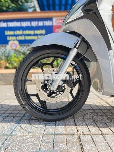 Liberty S 2025 Xám xi măng NewCode