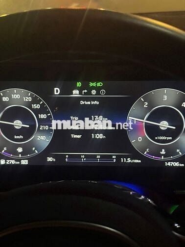 Kia Carnival 2022 2.2D Premium 8 chỗ - 14000 km