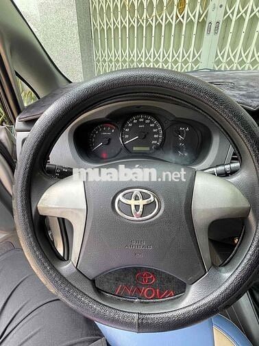 Toyota Innova 2013 2.0E - 130000 km