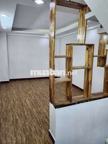Nhà cho thuê hẻm 588 Tỉnh Lộ 10, BT (3PN kín, 1 lửng, 2WC) nhà trống