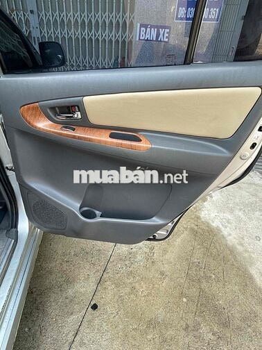 Toyota Innova 2013 2.0E - 130000 km