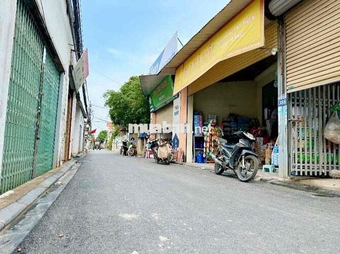 THÀNH PHỐ VEN SÔNG – NGÕ THÔNG TỨ PHÍA – VÀI BƯỚC CHÂN RA TRỤC KINH DO