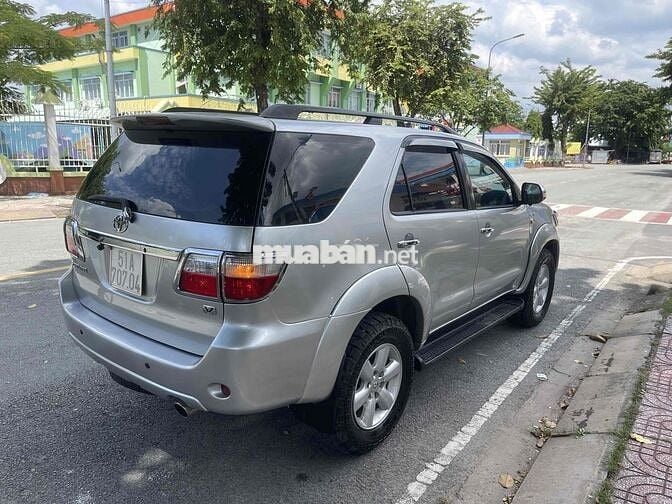 Toyota Fortuner 2009 - 100000 km