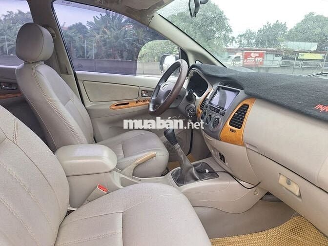 Toyota Innova 2009 bản G xe gia đình rộng rãi