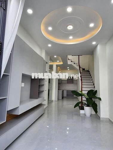 CHO THUÊ NHÀ ĐƯỜNG TÂN SƠN NHÌ _ 4,5X18M _ TRỆT 3 LẦU NHÀ MỚI