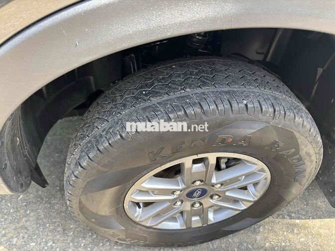 Ford Ranger 2023 XLS std chạy 4v nguyên zin