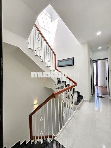 CHO THUÊ NHÀ ĐƯỜNG TÂN SƠN NHÌ _ 4,5X18M _ TRỆT 3 LẦU NHÀ MỚI