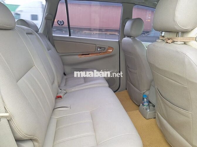 Toyota Innova 2009 bản G xe gia đình rộng rãi