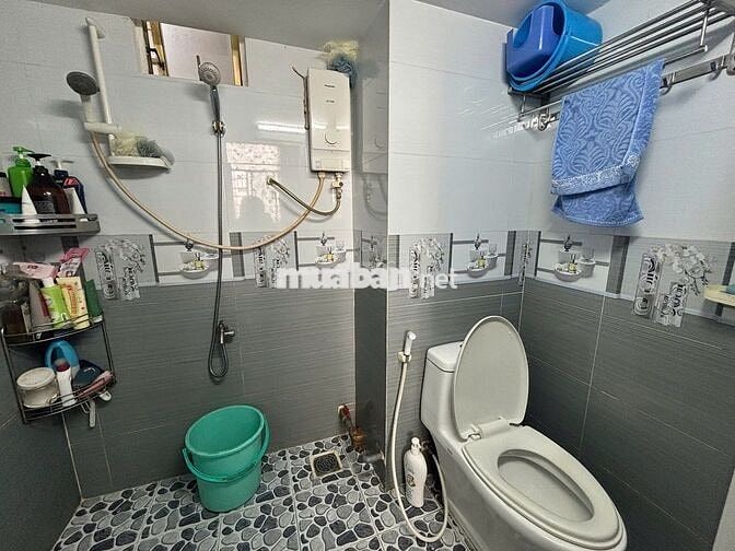 BÁN CĂN HỘ THANG MÁY 2PN TẠI 109 NGUYỄN BIỂU - GIÁ 2,85 TỶ